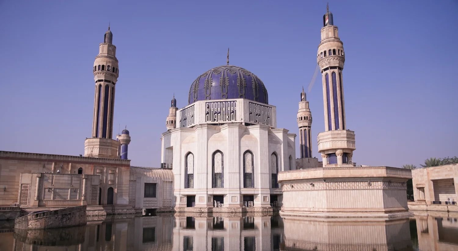 أعمال قاعة المناسبات الكبرى لجامع أم القرى